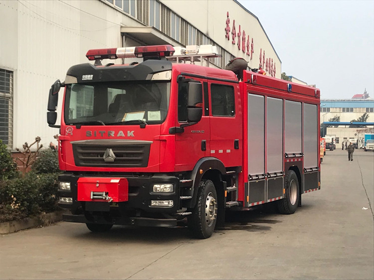 國(guó)六7噸重汽消防車pg 4919E3E7DC24BC563E13D9BED746F3BF.jpg